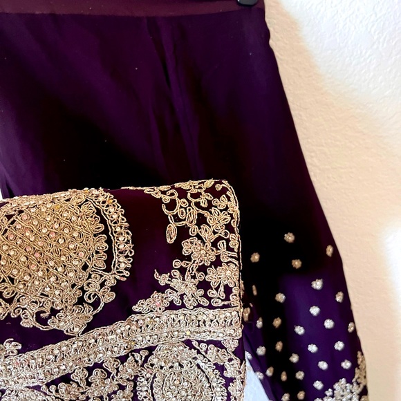 Women's Burgundy and Gold Suit - Picture 7 of 11